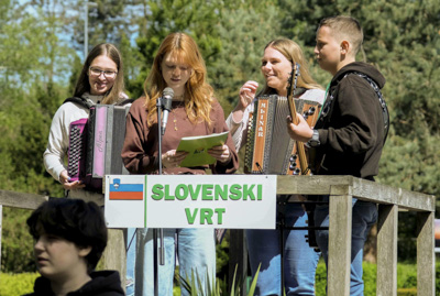 Slovensko petje s srci